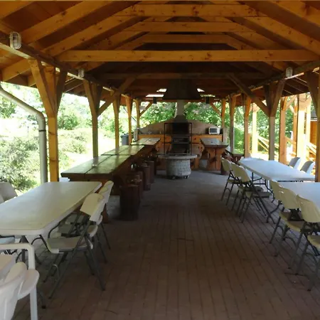 Zoldvar Holiday park *